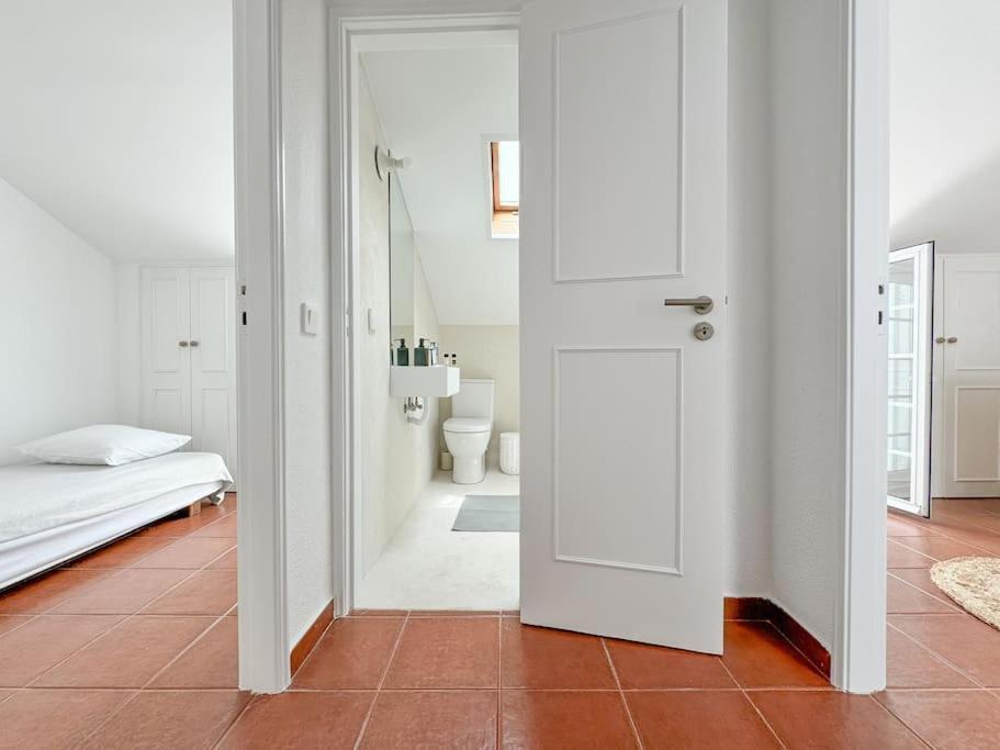 Costa Inn Beach House With Pool By Homeful Homes Costa da Caparica Exterior foto